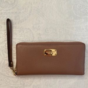 Michael Kors wristlet wallet